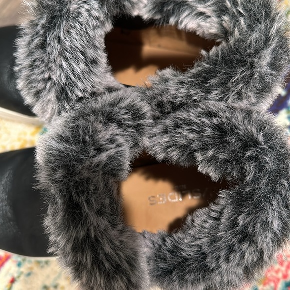 J Slides Black Wedges - Picture 7 of 7